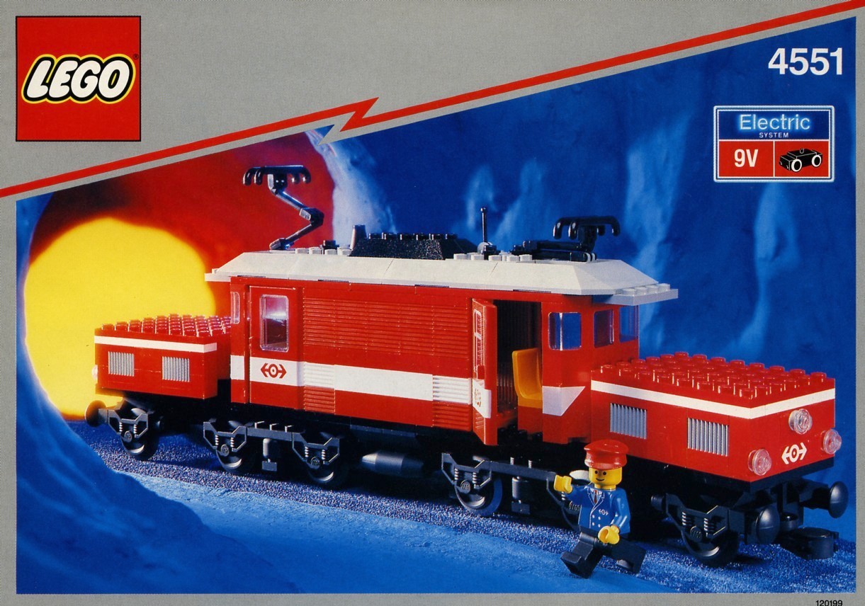 Catalogue picture of the built set 4551 Crocodile Locomotive