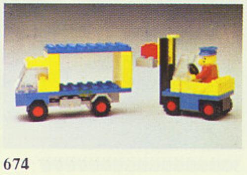 Katalogová fotka postaveného setu 674 Forklift & Truck