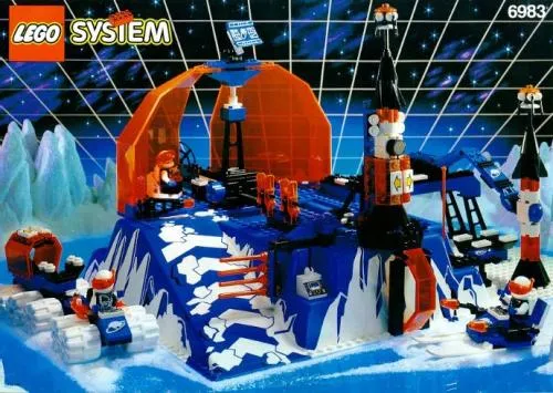 Katalogová fotka postaveného setu 6983 Ice Station Odyssey