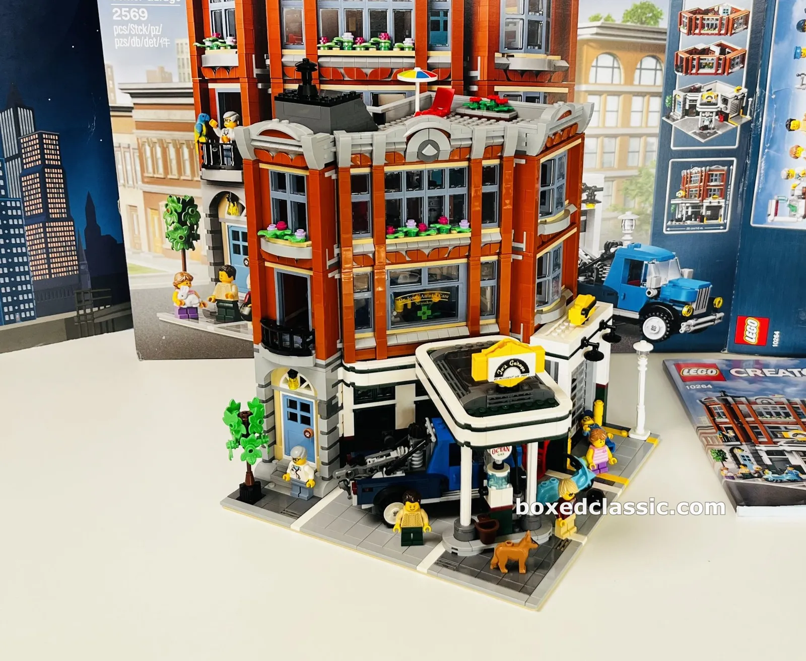 LEGO 10264 Corner Garage — LEGO Creator Expert — photo 1