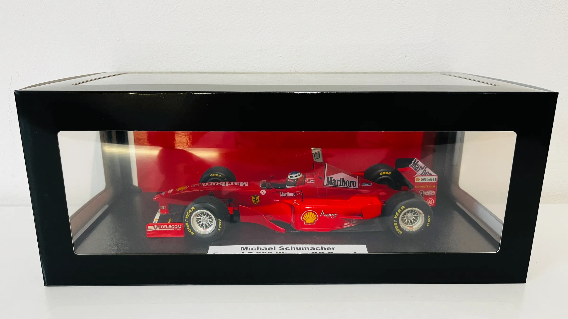 Ferrari F300 — Michael Schumacher, winner of the 1998 Canadian Grand Prix, 1:18 — photo 1