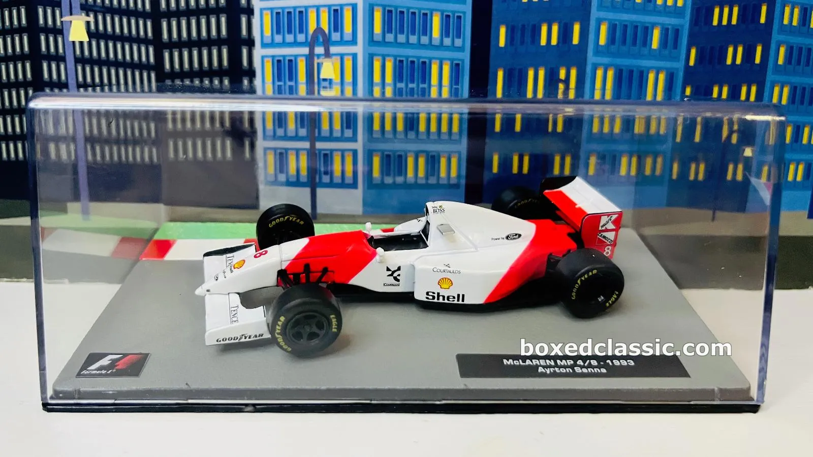 McLaren Ford MP4/8 — Ayrton Senna 1993, IXO 1:43 — photo 1