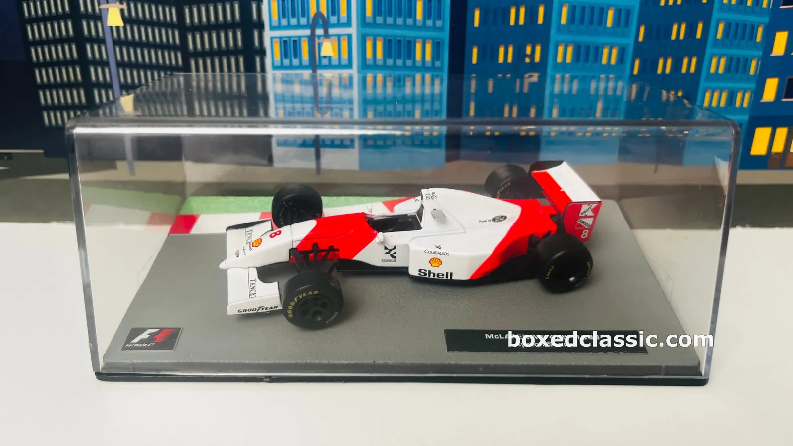 McLaren Ford MP4/8 — Ayrton Senna 1993, IXO 1:43 — photo 1