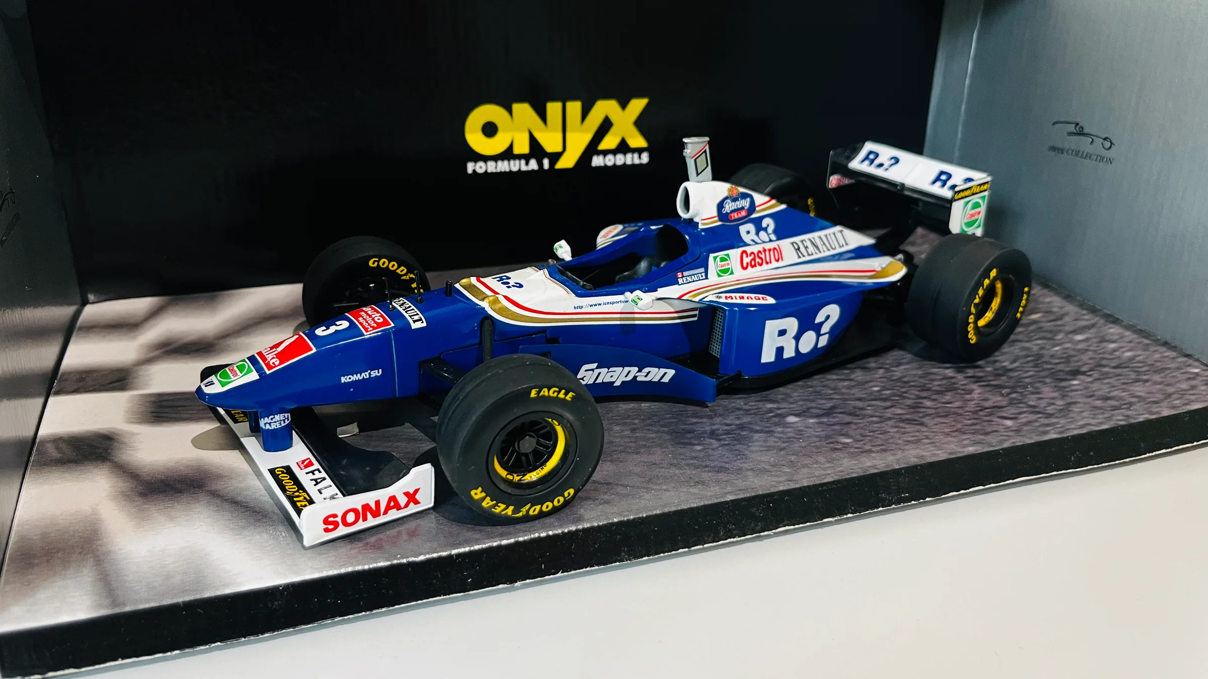 Williams Renault FW19 — Jacques Villeneuve 1997, Onyx 1:18 — photo 5