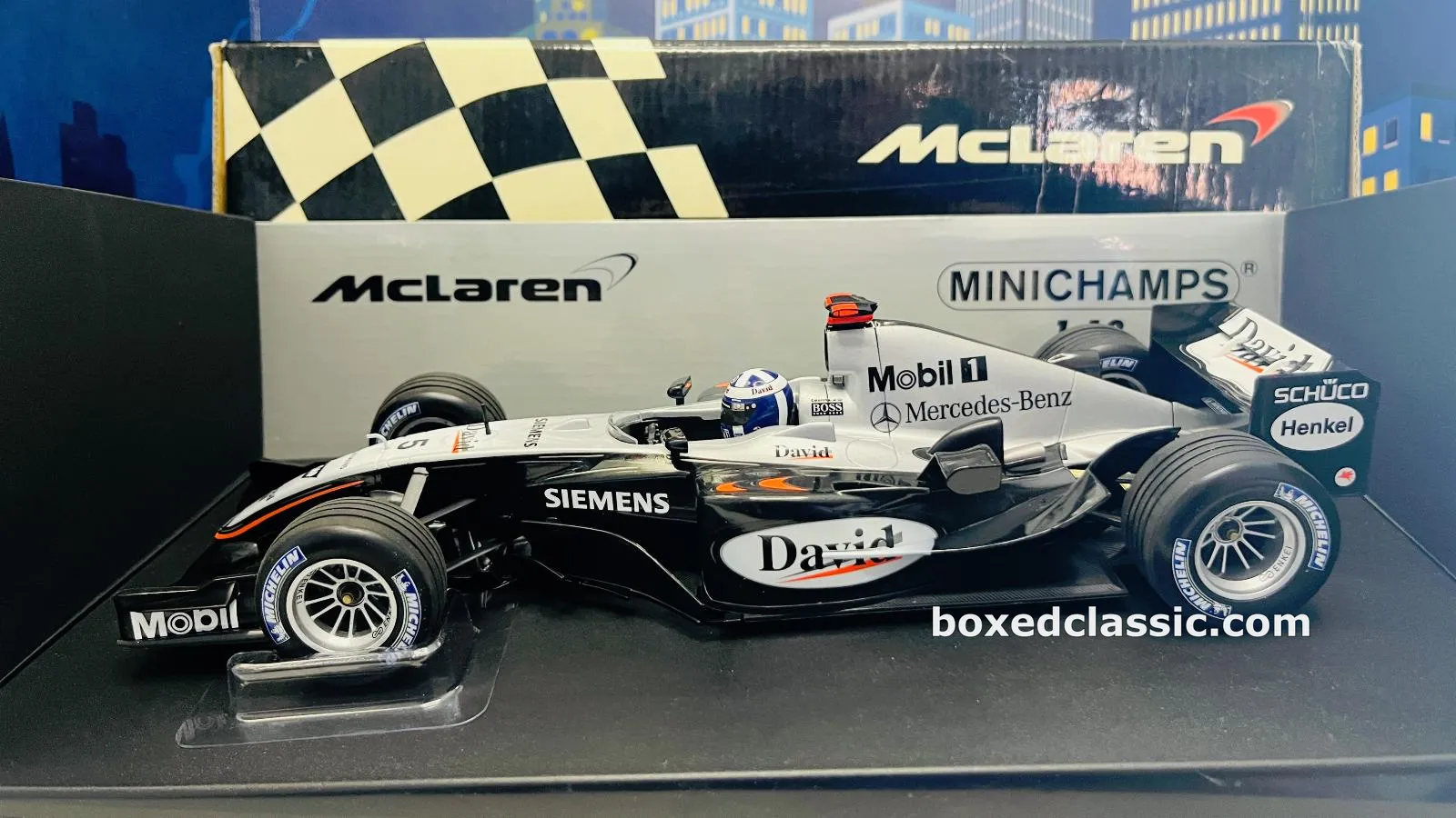 McLaren Mercedes MP4-19 — David Coulthard 2004, Minichamps 1:18 — photo 1