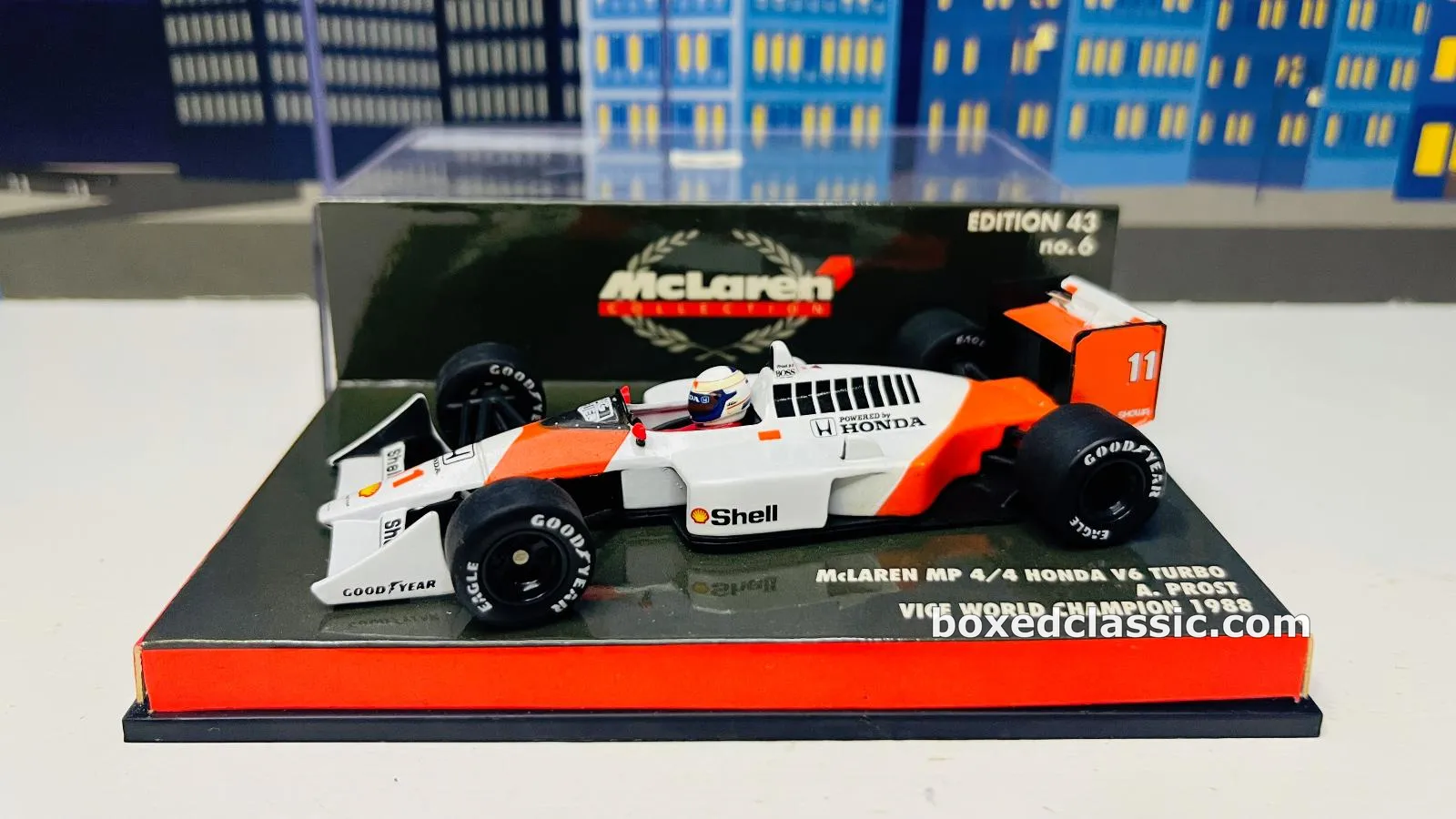McLaren Honda MP4/4 — Alain Prost 1988, Minichamps 1:43 — photo 1