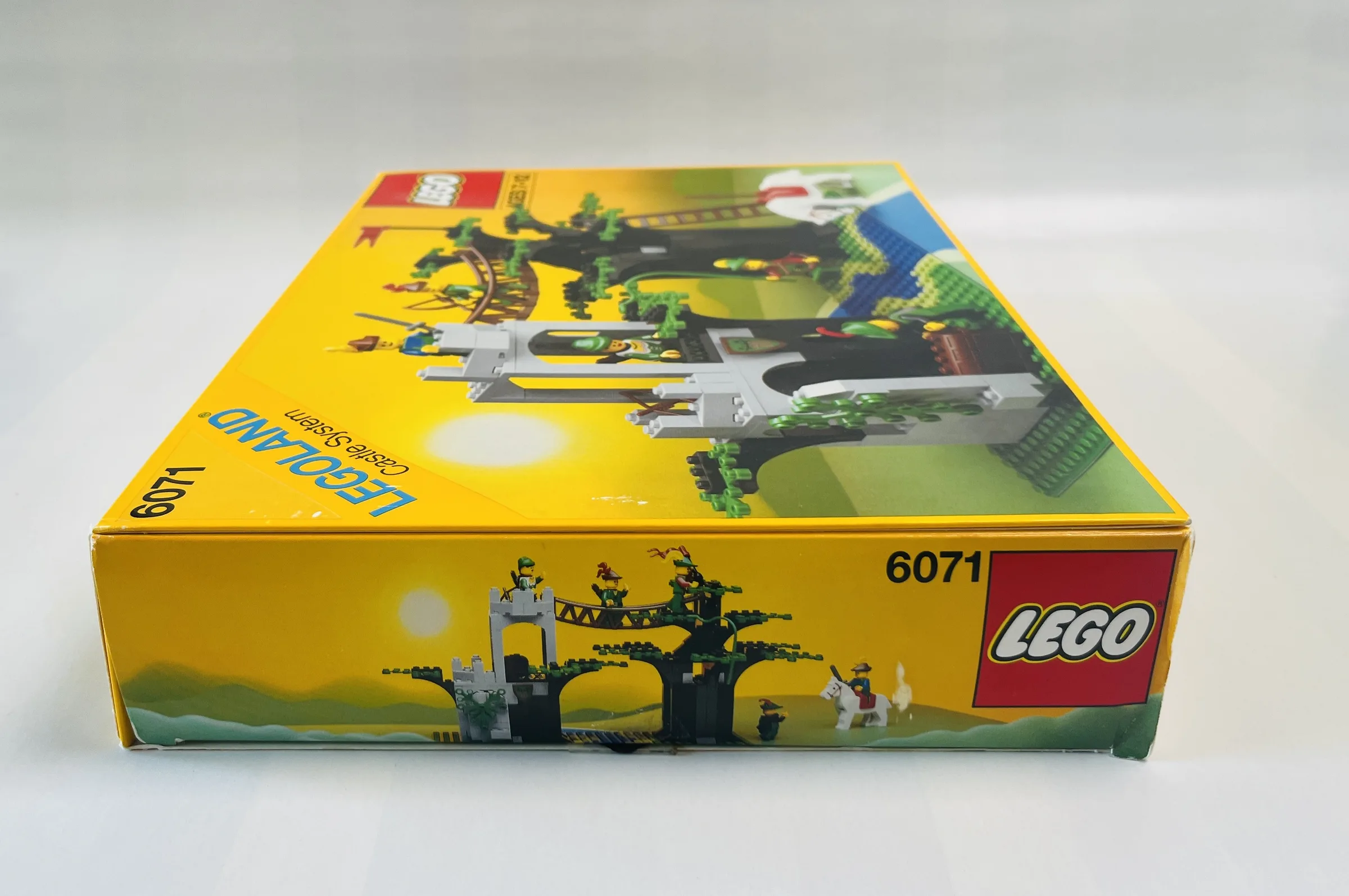LEGO 6071 Forestmen's Crossing — side left