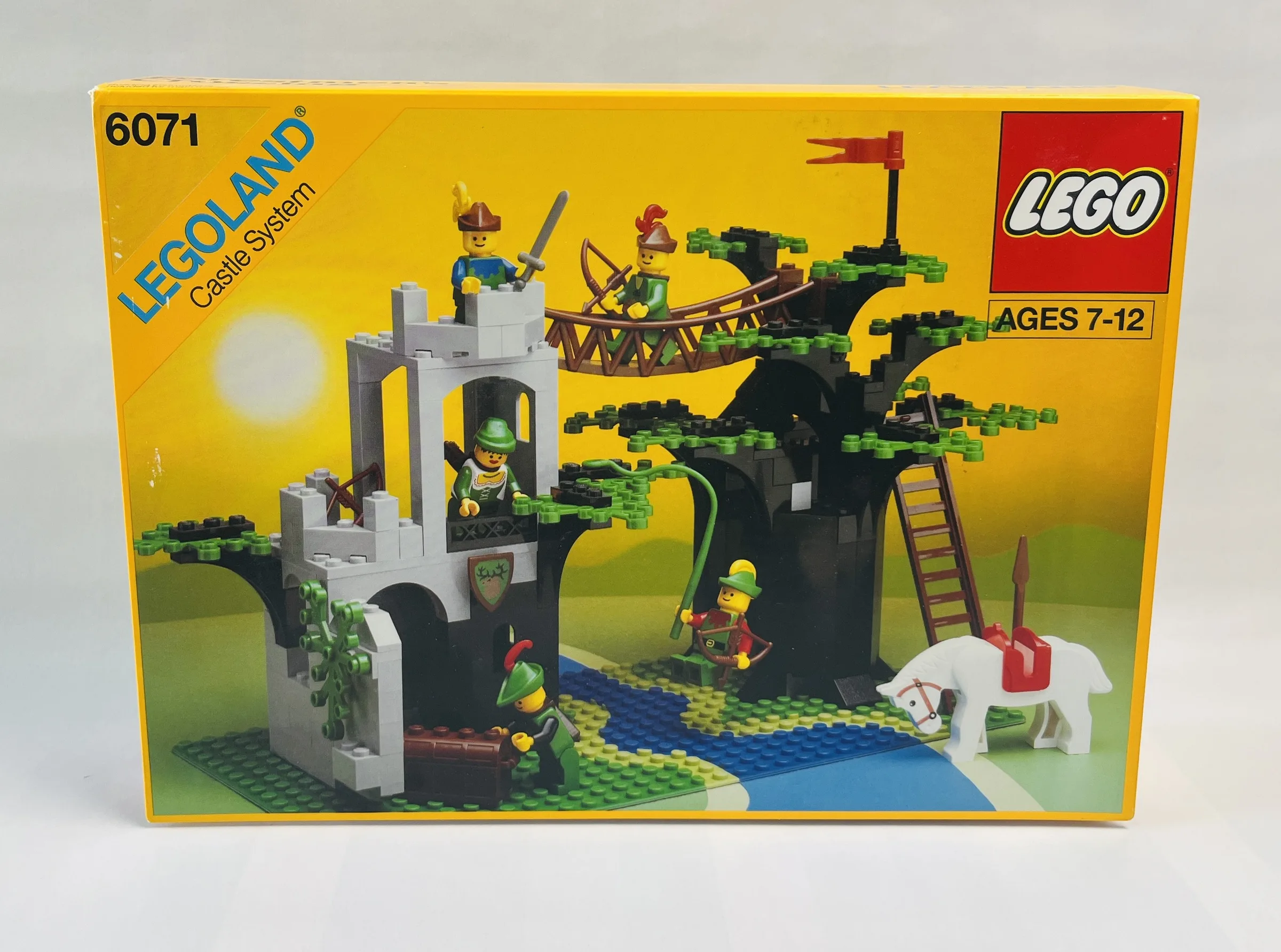 LEGO 6071 Forestmen's Crossing — front