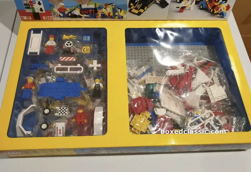 LEGO 6395 Victory Lap Raceway — flap open